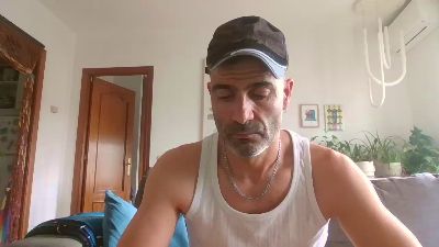 hotreds — Cam4 stream photo (Apr 2026)
