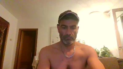 hotreds — Cam4 stream photo (Apr 2026)