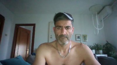 hotreds — Cam4 stream photo (Apr 2026)
