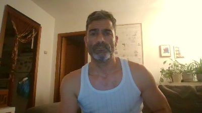 hotreds — webcam model online on cam4