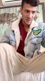 Maxim2707 — webcam model online on cam4