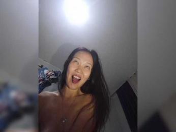 Manamy — webcam model online on bongacams