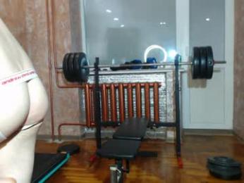 leoroman — webcam model online on chaturbate