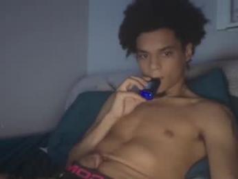 lightskinwithgirth — Chaturbate stream photo (Apr 2026)