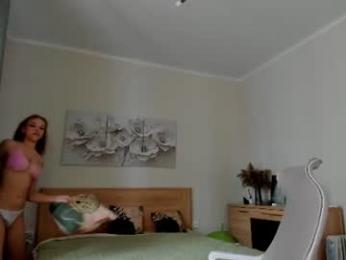 flooora_0 — webcam model online on chaturbate