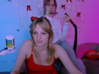 gloria_bubble — webcam model online on chaturbate