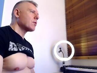Tom Fox — webcam model online on flirt4free
