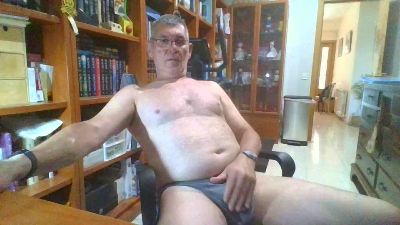 quique185bcn — webcam model online on cam4