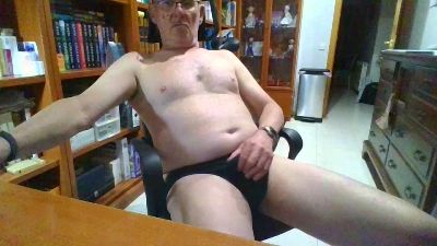 quique185bcn — webcam model online on cam4