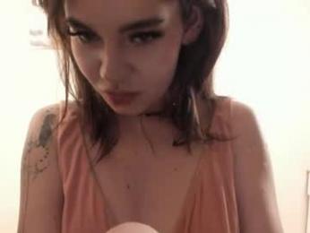 krystlebethley — webcam model online on chaturbate