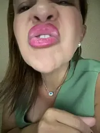 intact_w — webcam model online on stripchat