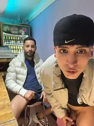 _Tomy08calderon — webcam model online on stripchat