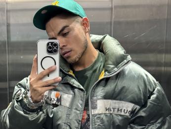 MikeeScooth — webcam model online on livejasmin