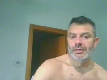 kinder803 — Cam4 stream photo (Apr 2026)