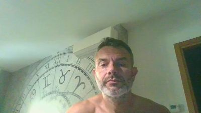 kinder803 — Cam4 stream photo (May 2026)
