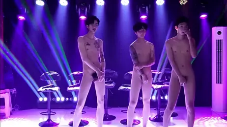 AOA-MIC — webcam model online on stripchat