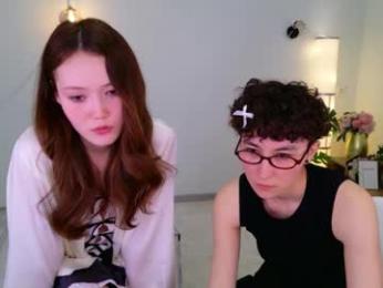 pinktwinss — Chaturbate stream photo (Apr 2026)