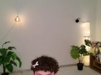 pinktwinss — Chaturbate stream photo (Apr 2026)