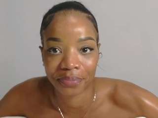 tastethepeach — webcam model online on camsoda