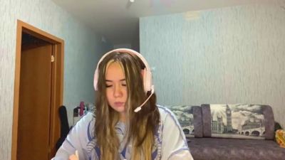 MonaDanson — Cam4 stream photo (Jun 2025)