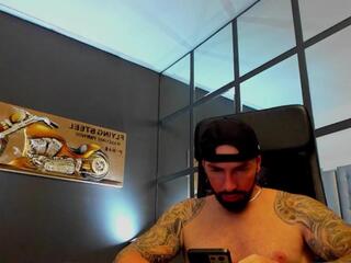Armand — webcam model online on flirt4free