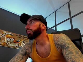 Armand — webcam model online on flirt4free
