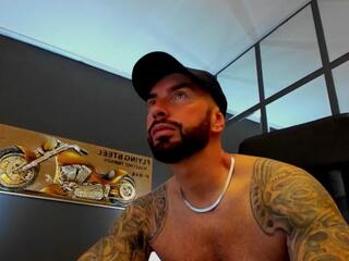 Armand — webcam model online on flirt4free