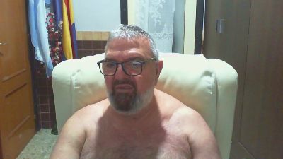 coluche3 — webcam model online on cam4