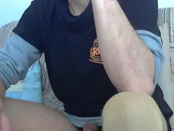 longnight5 — Chaturbate stream photo (Apr 2026)