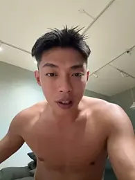 Yooo17 — webcam model online on stripchat