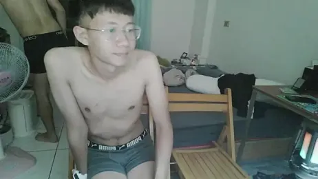 zhu000000 — webcam model online on stripchat