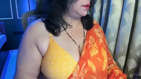 tarivishu11 — Stripchat stream photo (Apr 2026)