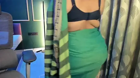 tarivishu11 — Stripchat stream photo (Apr 2026)