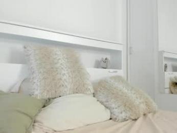 crystalnut — Chaturbate stream photo (Apr 2026)