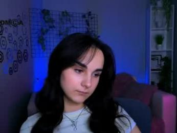 ariana_ross7 — webcam model online on chaturbate