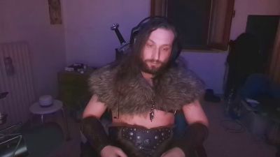 Pugnettino — webcam model online on cam4