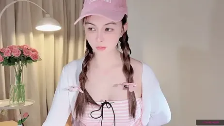 lvy-w — Stripchat stream photo (Apr 2026)