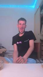 TuuNeenee30 — Cam4 stream photo (Apr 2026)