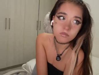 sandy_candycrush — webcam model online on chaturbate