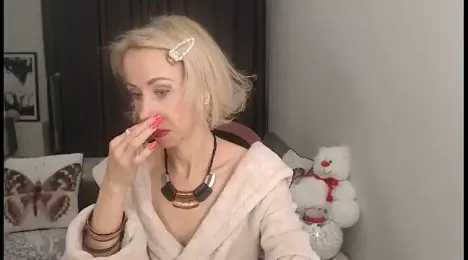 LuxuryNika — Stripchat stream photo (Nov 2023)