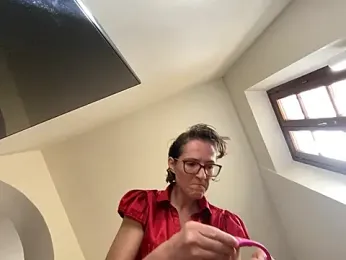 Hairy_horny_mommy — Stripchat stream photo (Sep 2026)