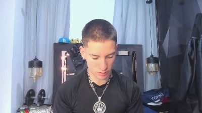 HunterHeat_ — Cam4 stream photo (Apr 2026)