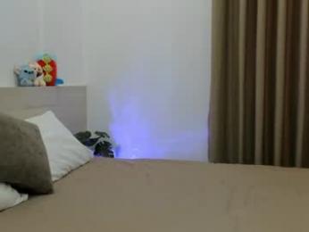sophia_squirtits — chaturbate