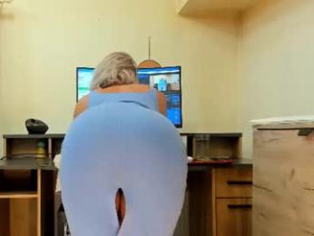 classy_medeeea — webcam model online on chaturbate