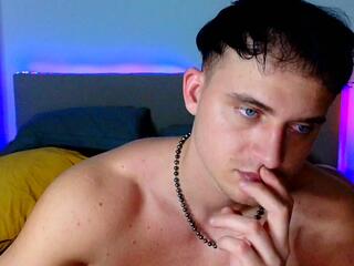 Bengie Lauper — flirt4free