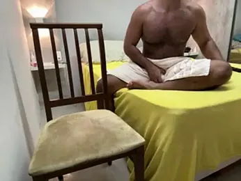 CasadoLutadorBigStuds — webcam model online on stripchat