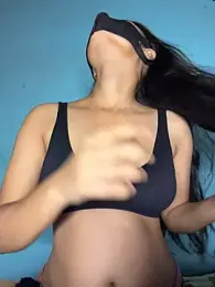 Riya_35_sexy — webcam model online on stripchat