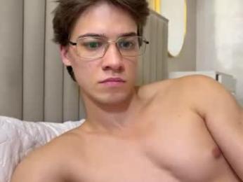 forrestgamp — webcam model online on chaturbate