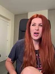 RoxxyDallas — webcam model online on stripchat