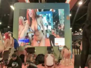 _natycutei19 — Chaturbate stream photo (Apr 2026)